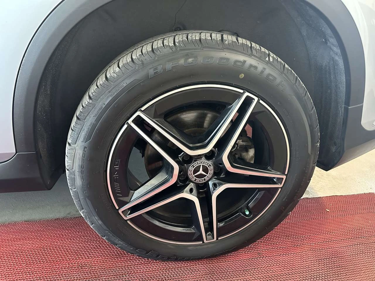 Mercedes-Benz GLC 300 4MATIC, снимка 11 - Автомобили и джипове - 56680459