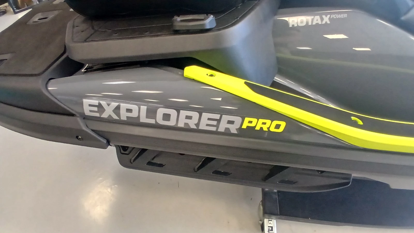 Джет Bombardier Sea Doo Explorer Pro 230 , снимка 8 - Воден транспорт - 55172626