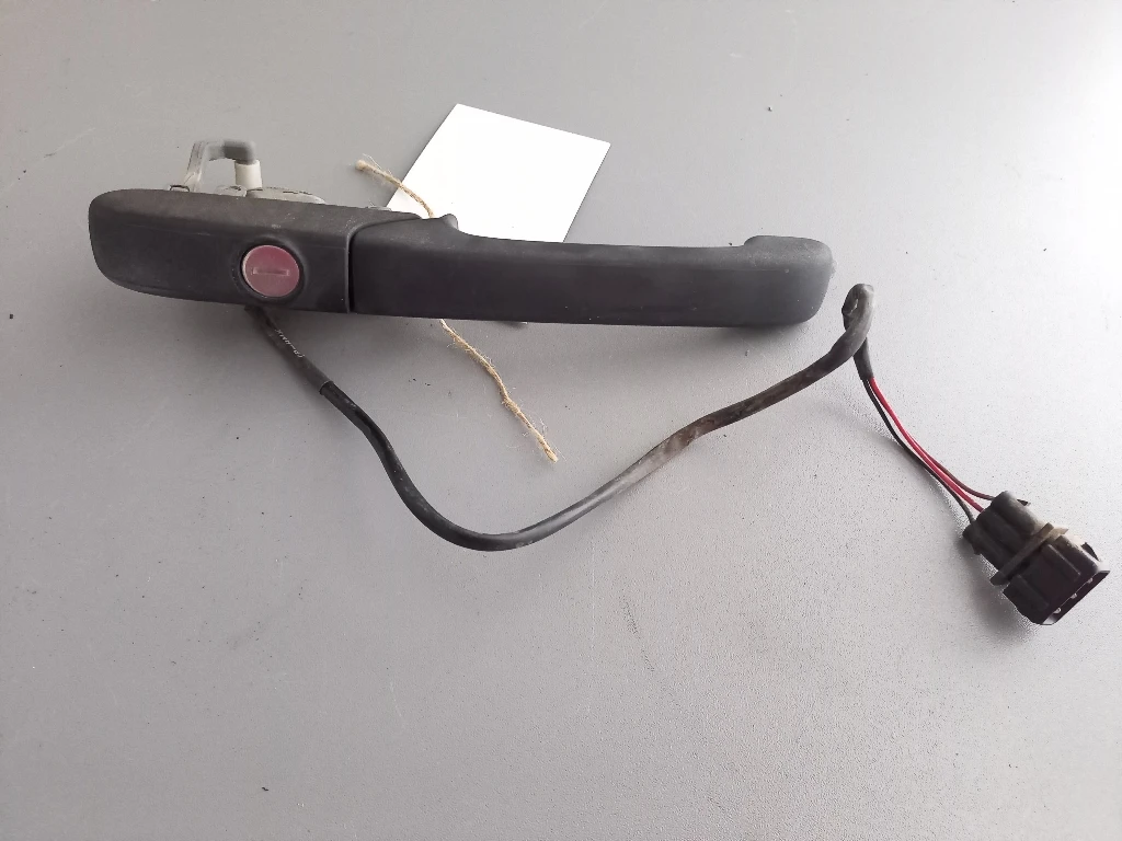 Дръжка врата предна дясна външна Фолксваген Пасат 1.8Б 