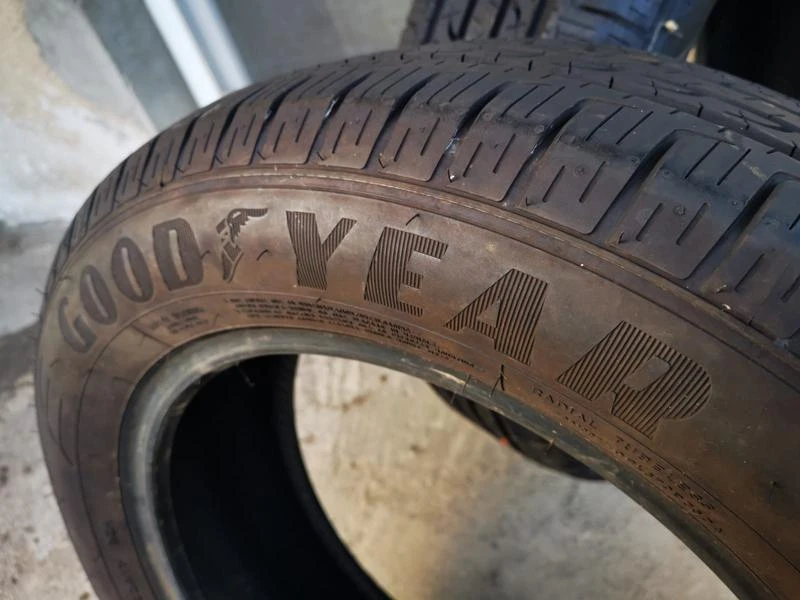 Гуми Летни 215/60R17, снимка 10 - Гуми и джанти - 18879688