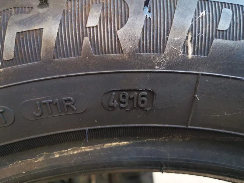 Гуми Летни 215/60R17, снимка 4 - Гуми и джанти - 18879688