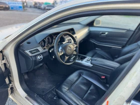 Mercedes-Benz E 200 Taxi на части, снимка 4