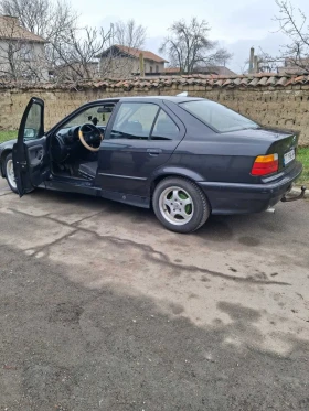 BMW 318, снимка 12