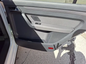 VW Touran 2.0 TDI 140 K.с.Comfort-Line , снимка 17