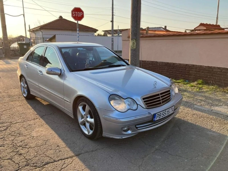 Mercedes-Benz C 200  KOMPRESOR+ GAS sport Facelift , снимка 2 - Автомобили и джипове - 46840314