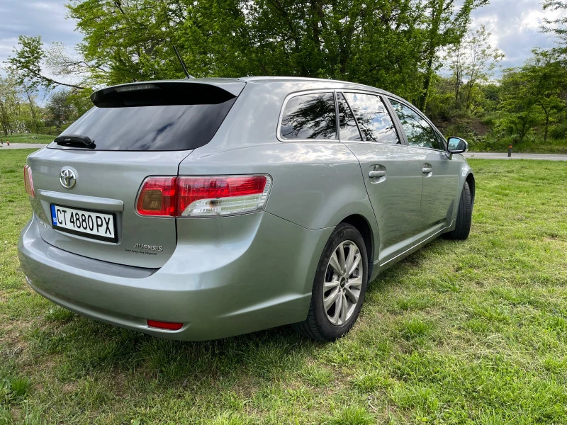 Toyota Avensis 2.0i AUTOMATIC-KEYLESS, снимка 4 - Автомобили и джипове - 45574460