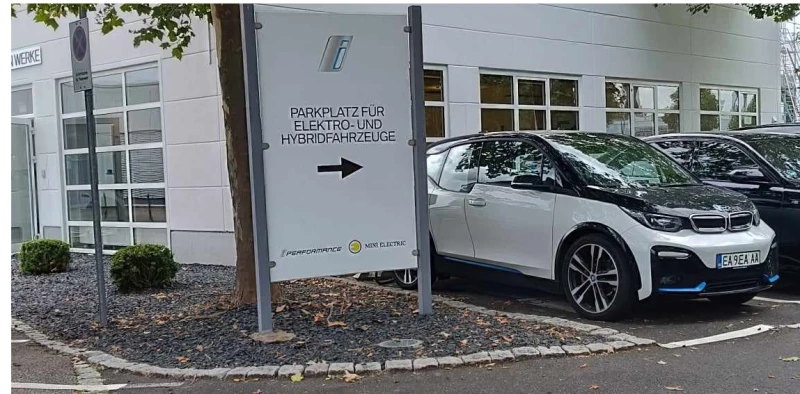 BMW i3 s Premium Selection 120Ah, снимка 5 - Автомобили и джипове - 47875023