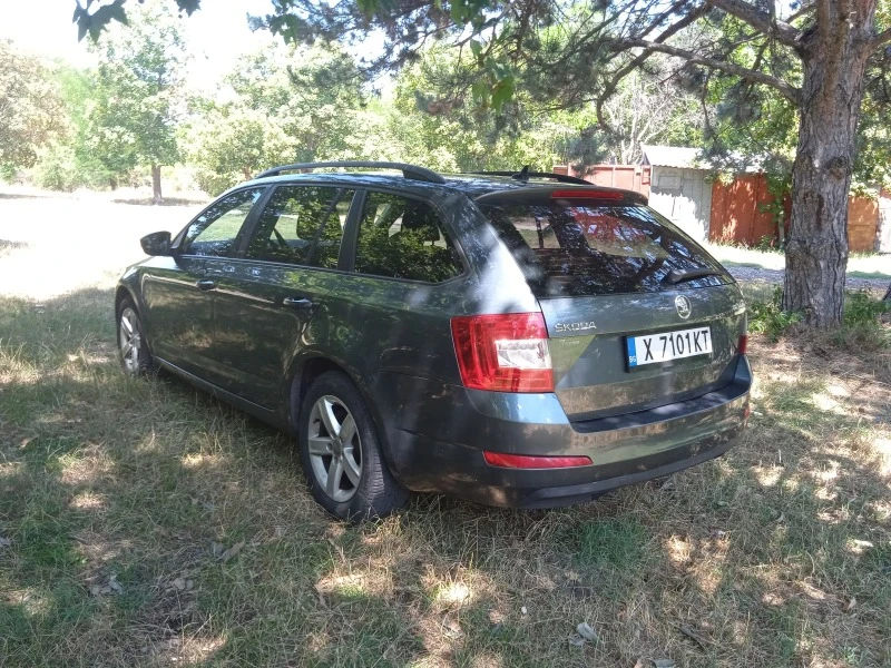 Skoda Octavia 1.6 TDI, снимка 6 - Автомобили и джипове - 46509409