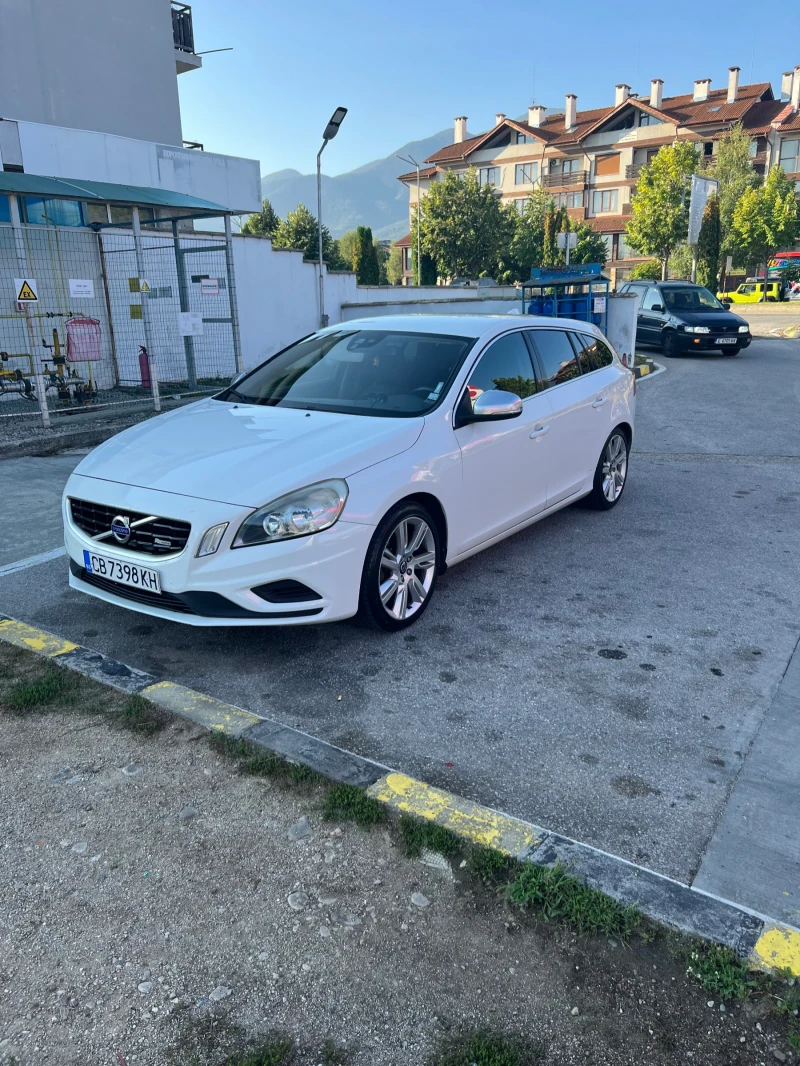 Volvo V60, снимка 4 - Автомобили и джипове - 47388780