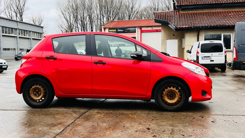 Toyota Yaris 1.3i, снимка 7 - Автомобили и джипове - 49592566