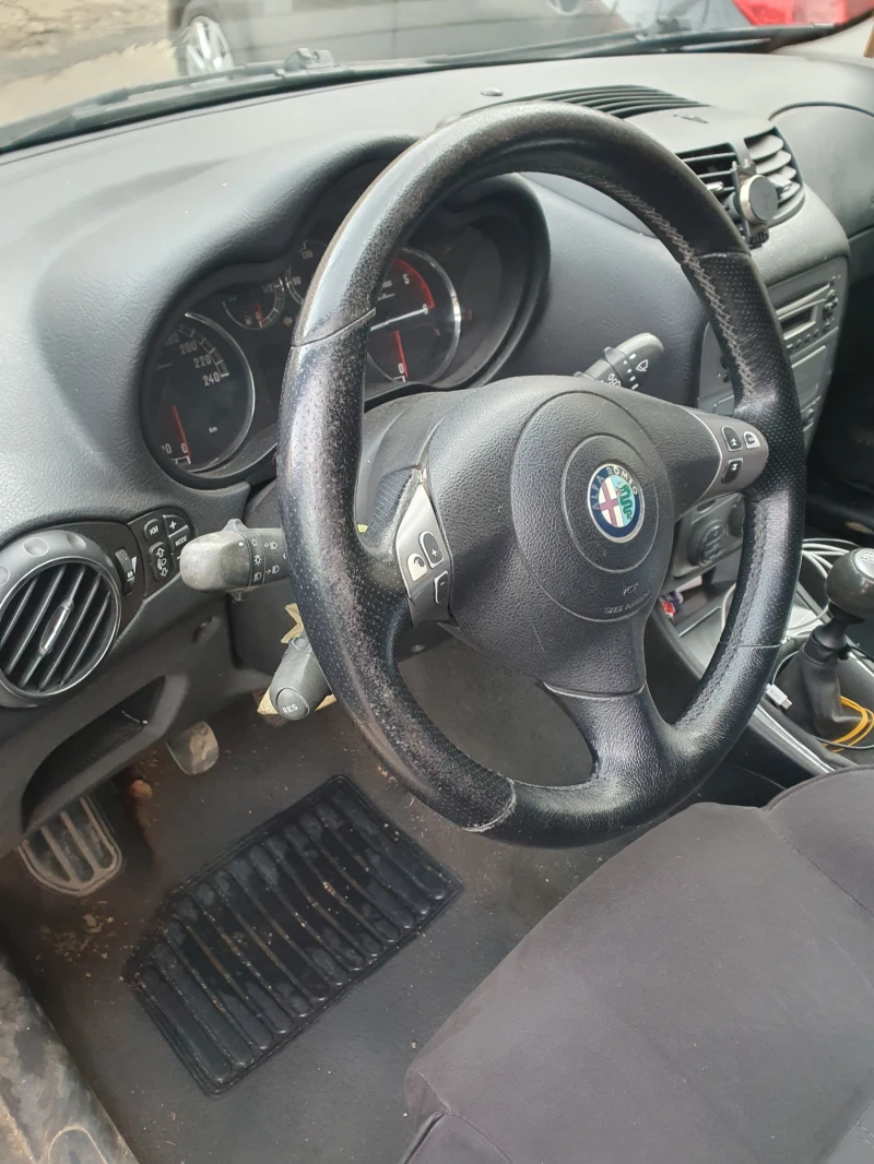 Alfa Romeo 147, снимка 14 - Автомобили и джипове - 49112096