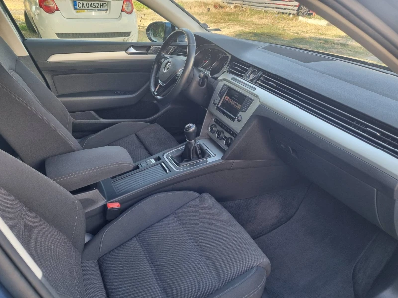 VW Passat, снимка 8 - Автомобили и джипове - 52567183