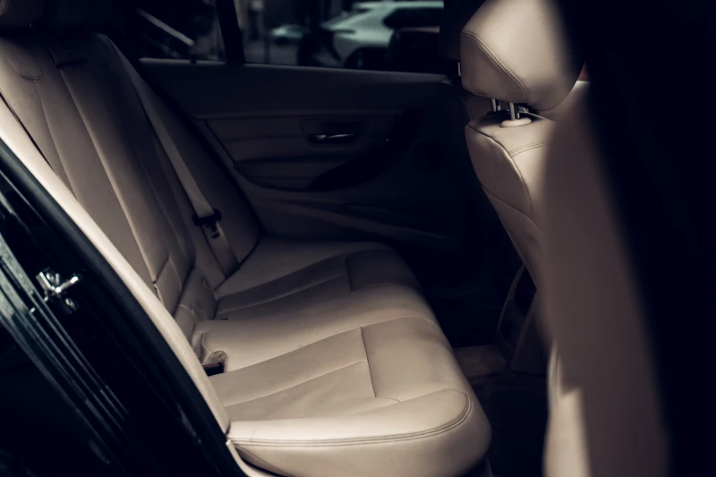 BMW 318 F30 , снимка 15 - Автомобили и джипове - 52187197