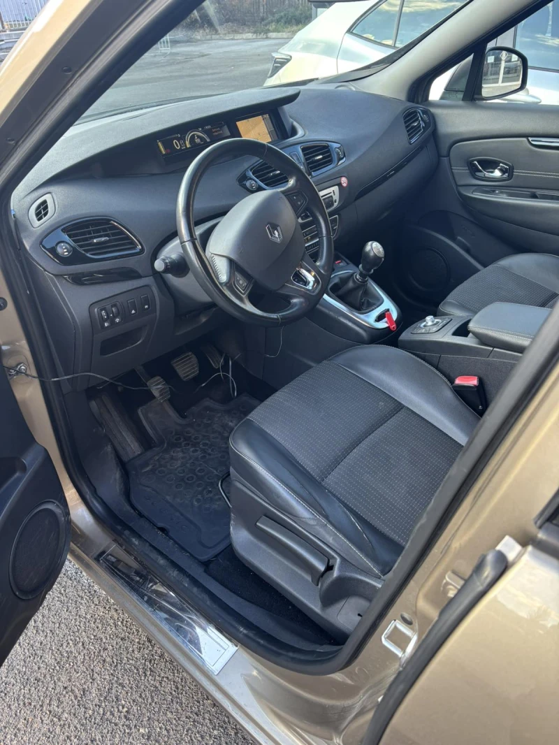 Renault Scenic 1.6dci, снимка 5 - Автомобили и джипове - 52812916