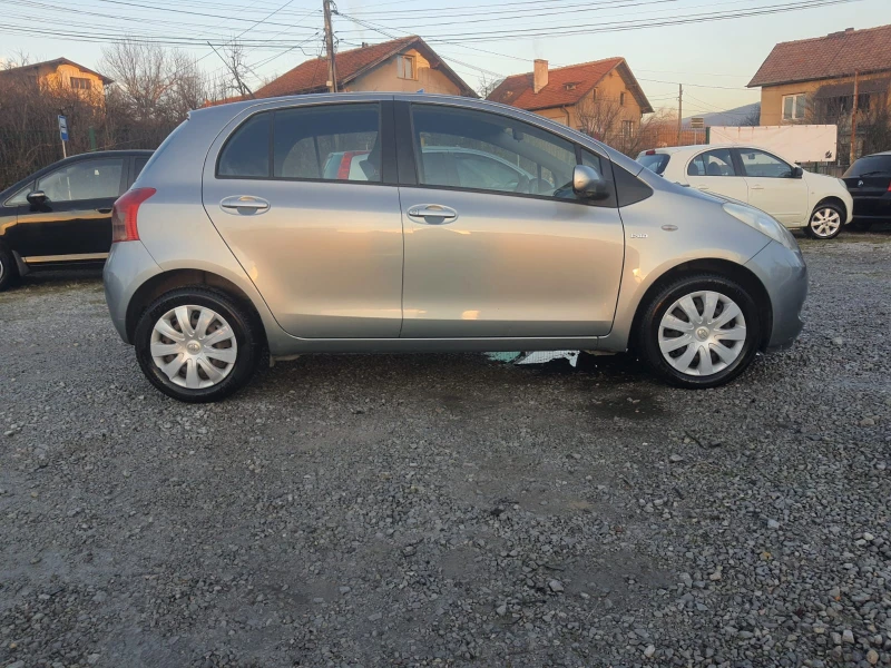 Toyota Yaris, снимка 7 - Автомобили и джипове - 52854543