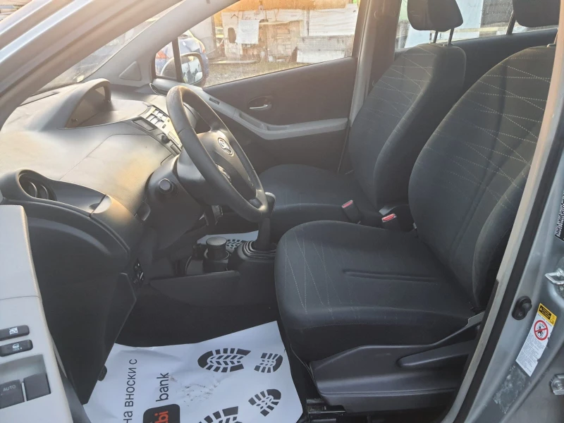 Toyota Yaris, снимка 11 - Автомобили и джипове - 52854543