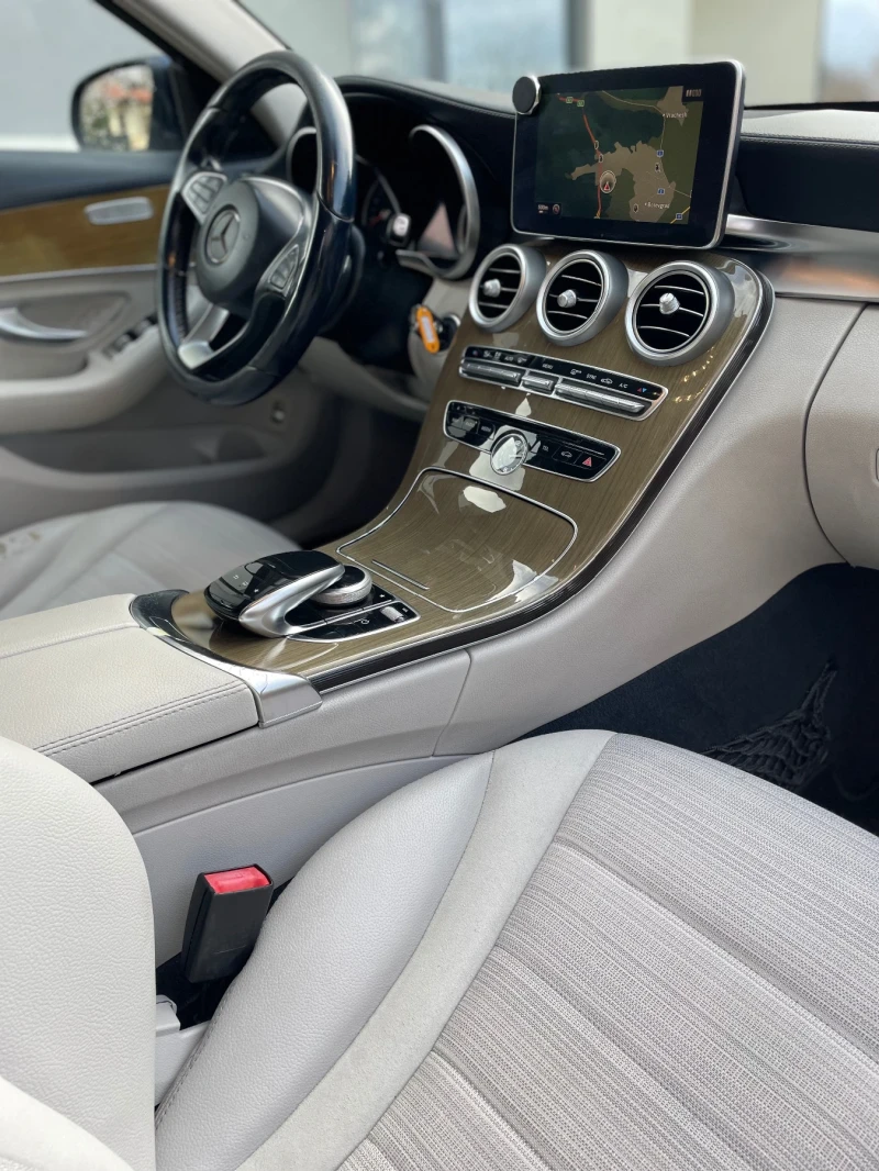 Mercedes-Benz C 220 7G tronic, avangarde, подгрев, full led, снимка 11 - Автомобили и джипове - 52973432