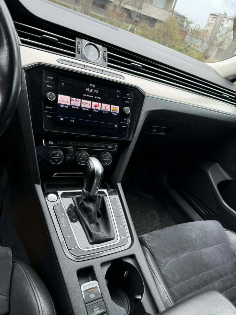 VW Passat, снимка 16 - Автомобили и джипове - 53055264