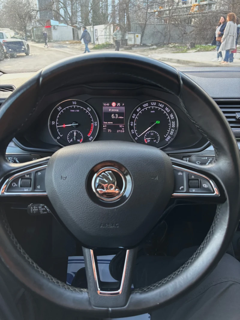 Skoda Superb 2.0 tdi 190кс Camera Carplay Distronic, снимка 14 - Автомобили и джипове - 53419161