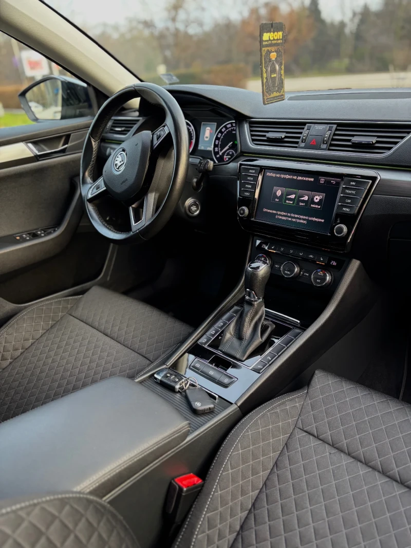 Skoda Superb 2.0 tdi 190кс Camera Carplay Distronic, снимка 10 - Автомобили и джипове - 53419161