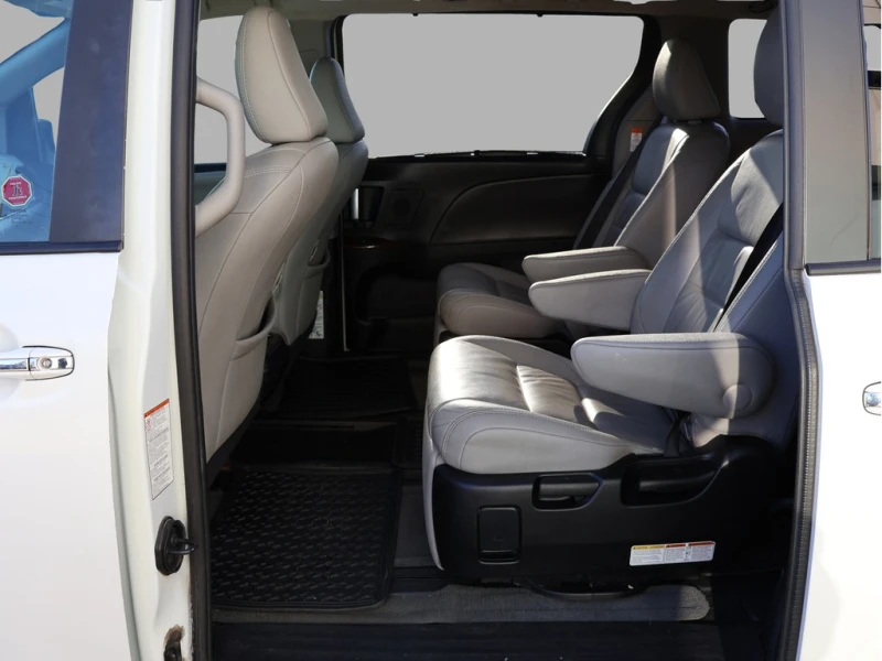 Toyota Sienna Limited Premium * 7 Места * Телевизор * Carfax * , снимка 15 - Автомобили и джипове - 53459642