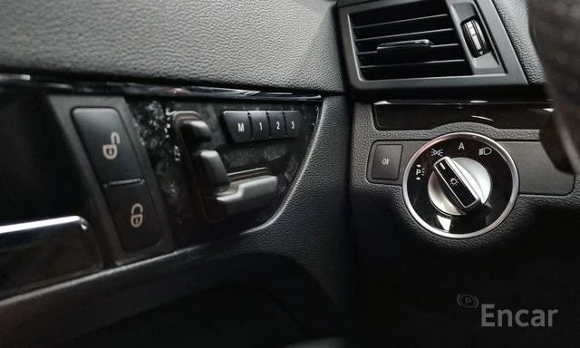 Mercedes-Benz E 350 E-Class E350 Coupe, снимка 17 - Автомобили и джипове - 54152961