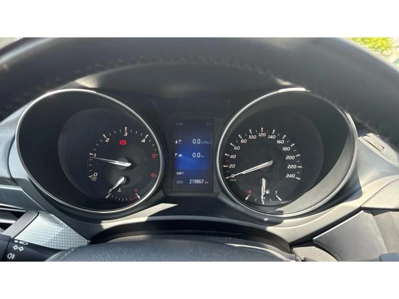 Toyota Avensis SDN 1.6D 6MT EXECUTIVE, снимка 14 - Автомобили и джипове - 54626024