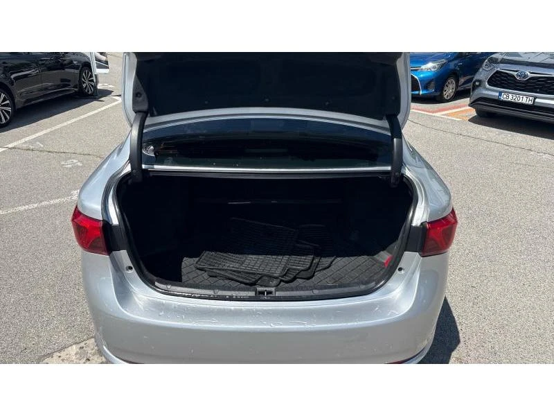 Toyota Avensis SDN 1.6D 6MT EXECUTIVE, снимка 10 - Автомобили и джипове - 54626024