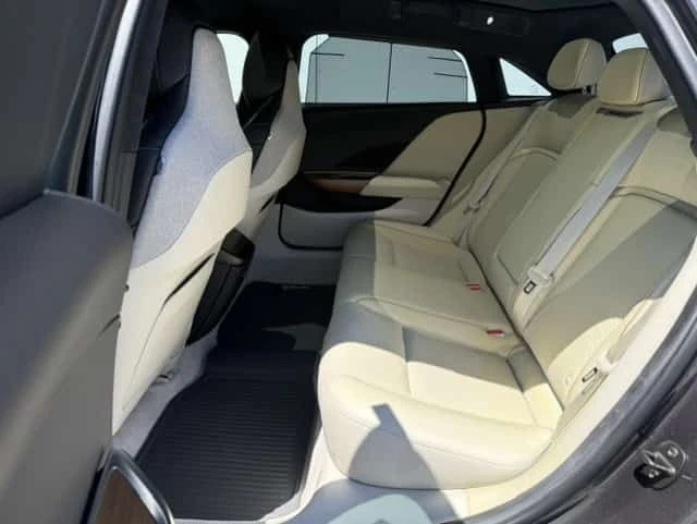 Lucid Air Grand Touring * CARFAX * БЕЗ ПЪРВОНАЧАЛНА ВНОСКА, снимка 12 - Автомобили и джипове - 55529994