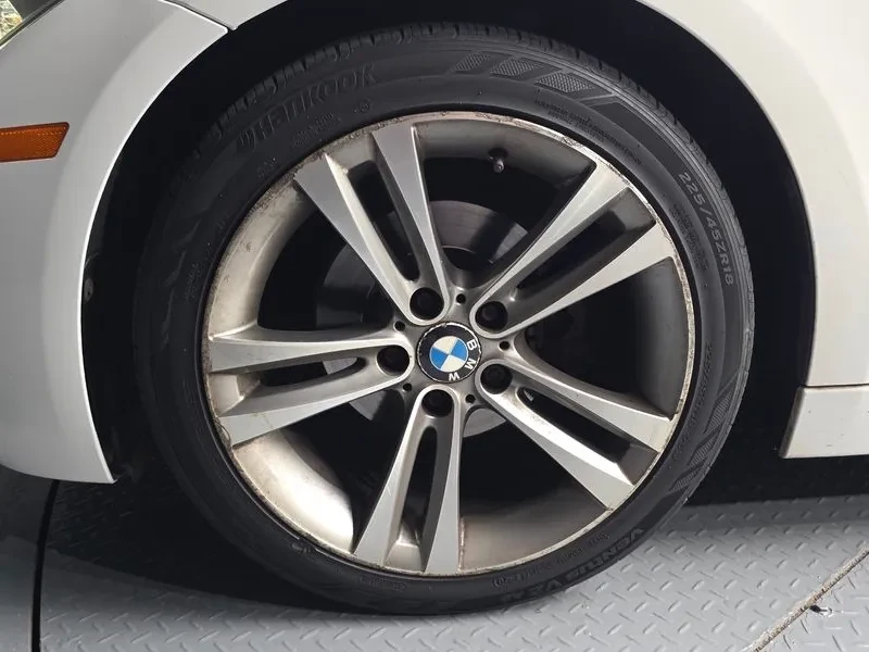 BMW 320 i M Sports - САМО 30% АВАНС, снимка 5 - Автомобили и джипове - 55896893