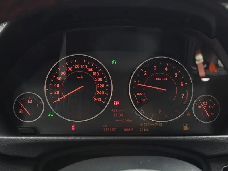 BMW 320 i M Sports - САМО 30% АВАНС, снимка 8 - Автомобили и джипове - 55896893