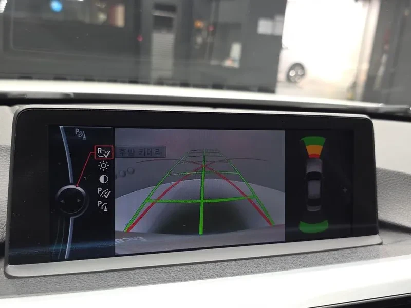 BMW 320 i M Sports - САМО 30% АВАНС, снимка 16 - Автомобили и джипове - 55896893