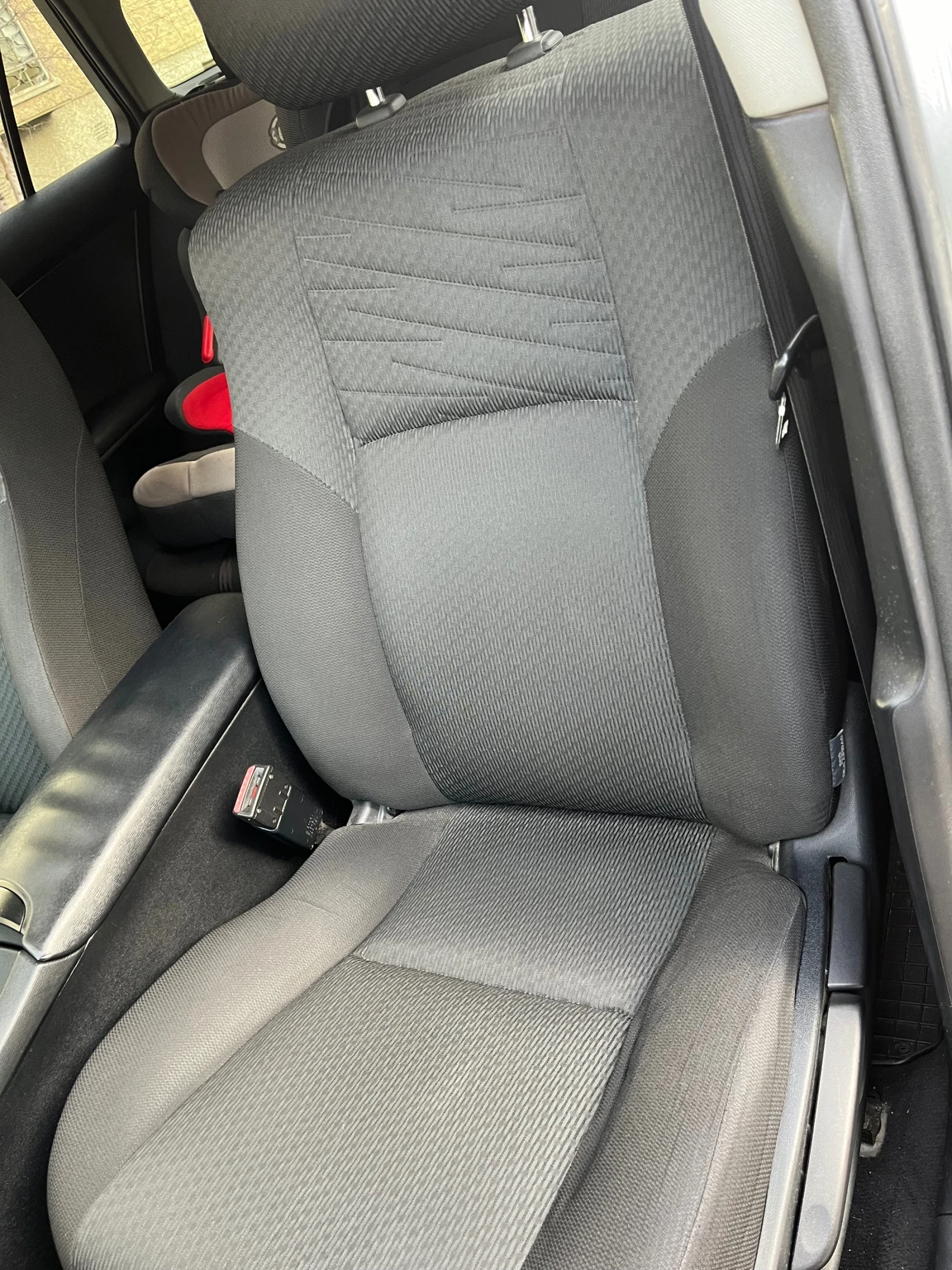 Toyota Avensis 2.0i AUTOMATIC-KEYLESS - изображение 9