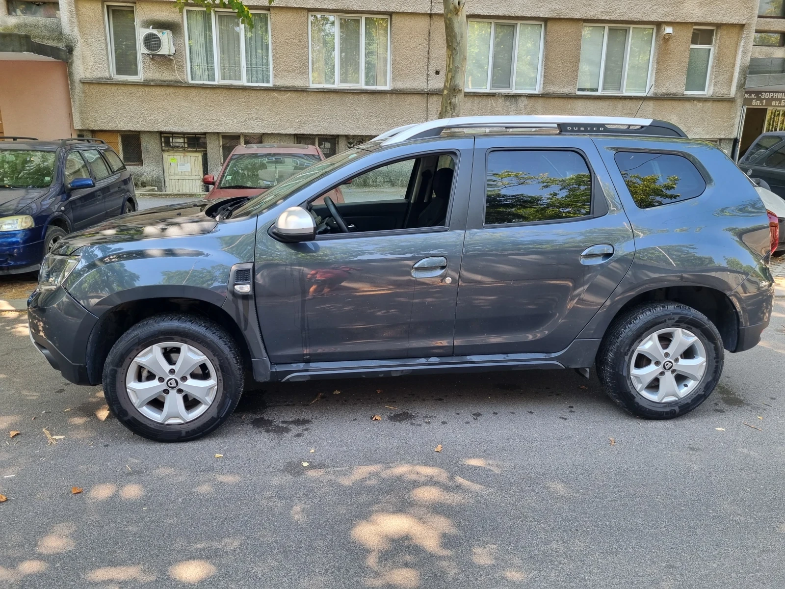 Dacia Duster 1.3 Tci 20 000км, снимка 3 - Автомобили и джипове - 55505612