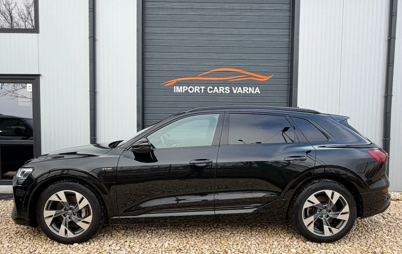 Audi E-Tron 50 S-Line 2019 Black Edition - изображение 5