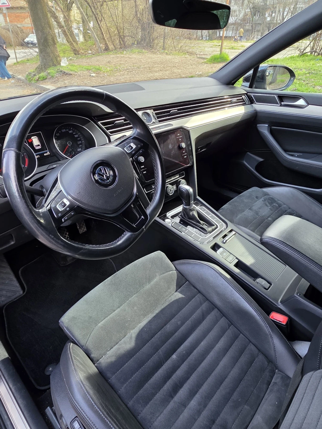 VW Passat, снимка 10 - Автомобили и джипове - 53937023