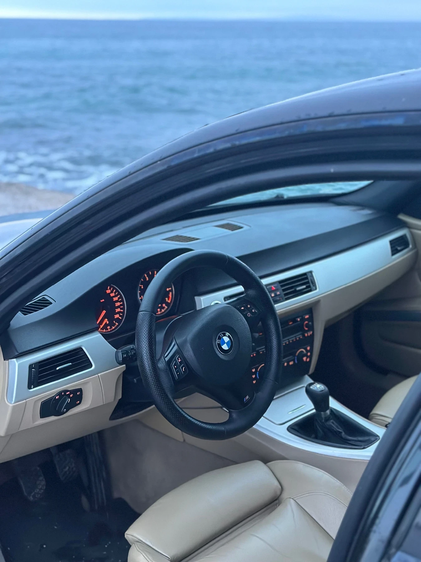 BMW 320, снимка 8 - Автомобили и джипове - 54718018