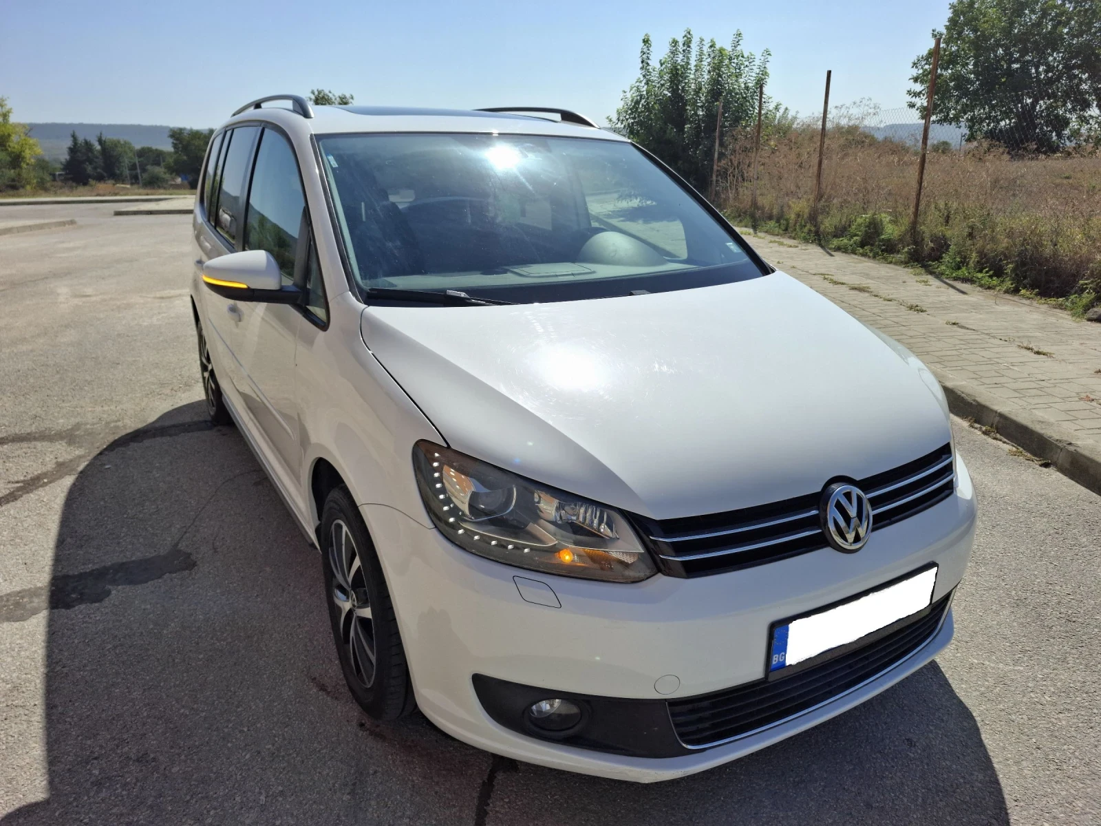 VW Touran 2.0 TDI 140 K.с.Comfort-Line , снимка 3 - Автомобили и джипове - 54790640
