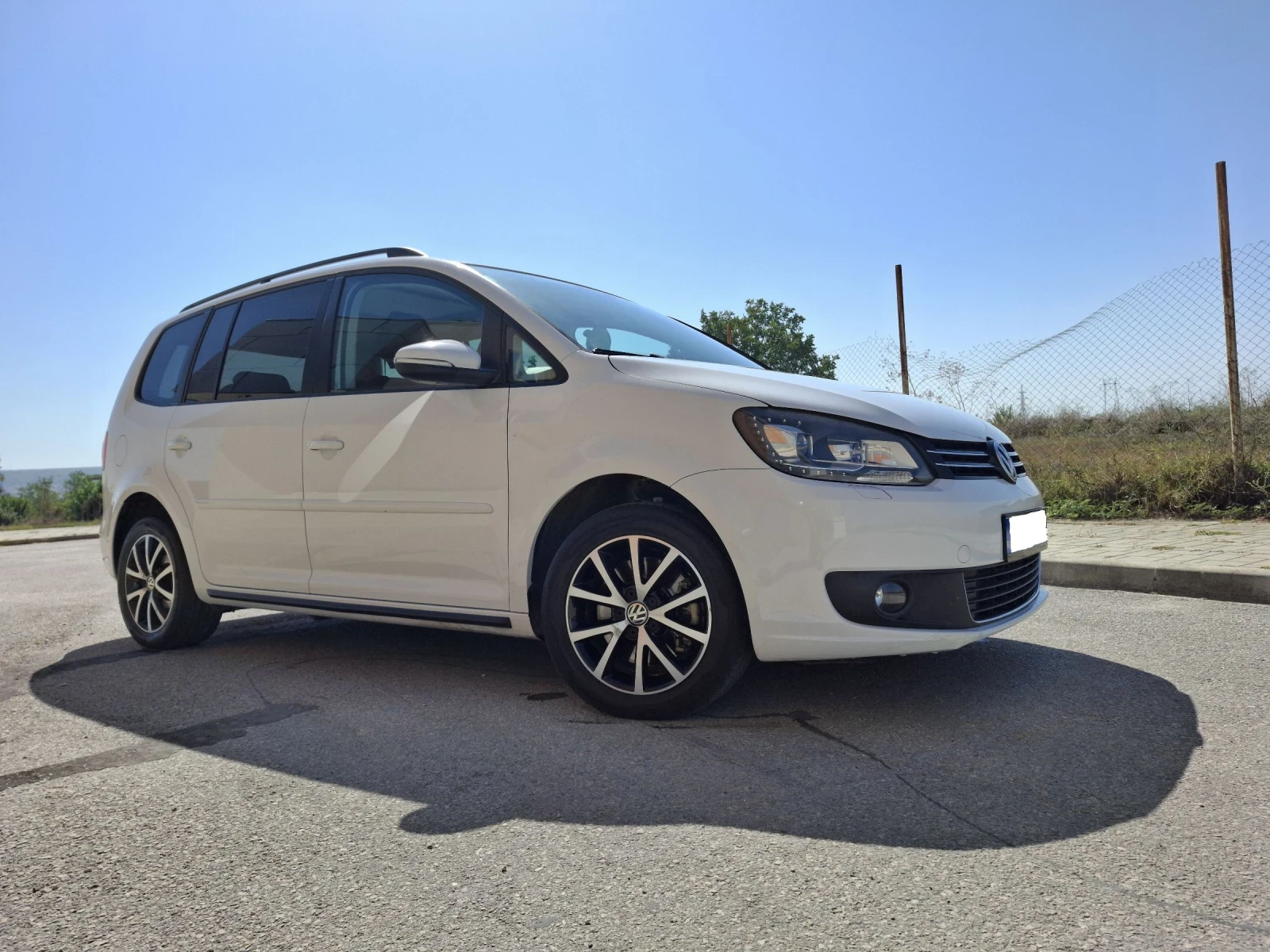 VW Touran 2.0 TDI 140 K.с.Comfort-Line , снимка 2 - Автомобили и джипове - 54790640
