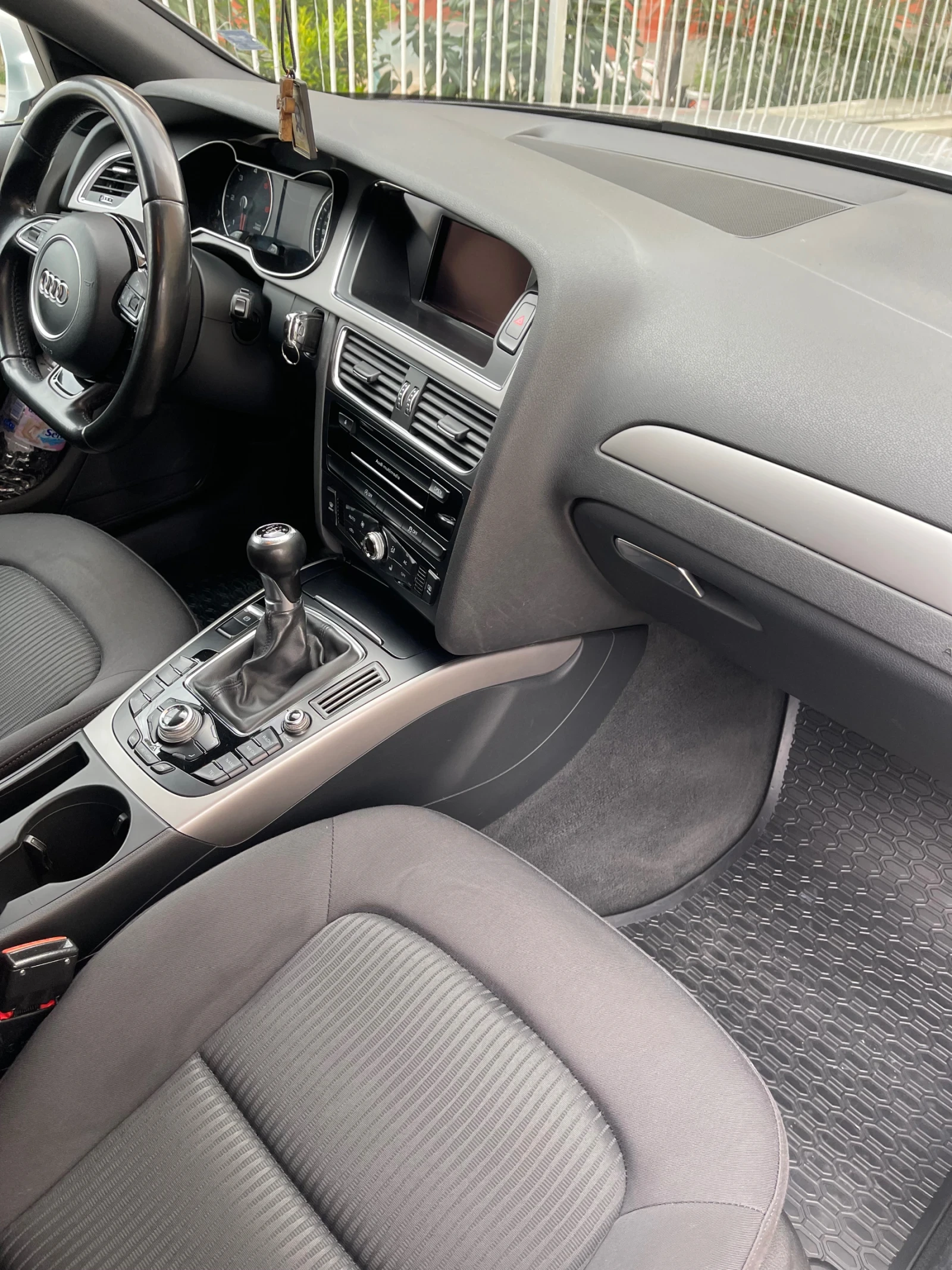 Audi A4 2000, снимка 9 - Автомобили и джипове - 56574685