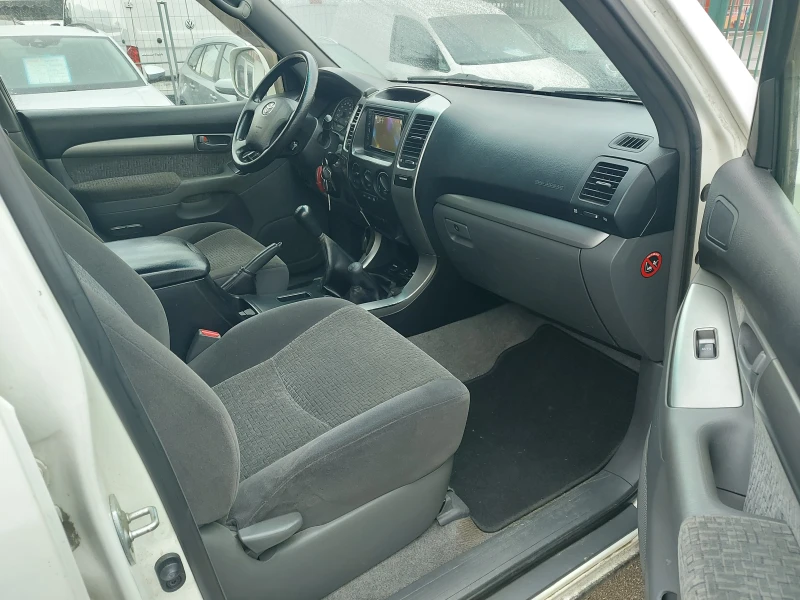 Toyota Land cruiser 3.0 D4-D 173 к.с, 6 скорости, снимка 11 - Автомобили и джипове - 47970834