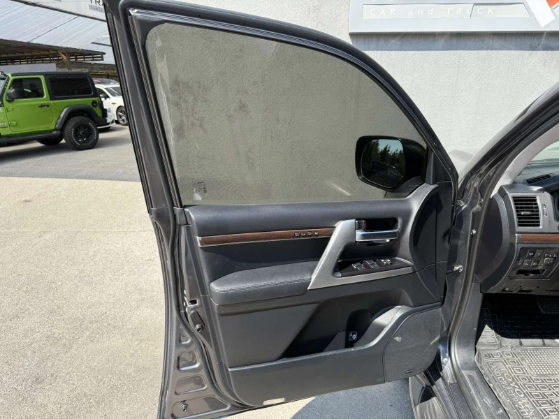 Toyota Land cruiser 200 4.5L V8, снимка 9 - Автомобили и джипове - 51341913