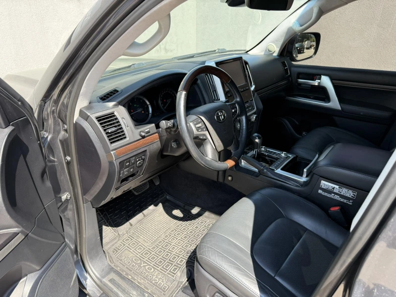 Toyota Land cruiser 200 4.5L V8, снимка 11 - Автомобили и джипове - 51341913