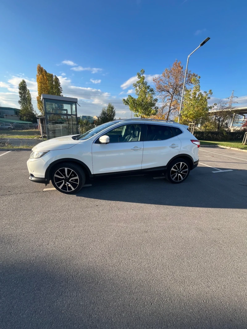 Nissan Qashqai, снимка 4 - Автомобили и джипове - 52177907
