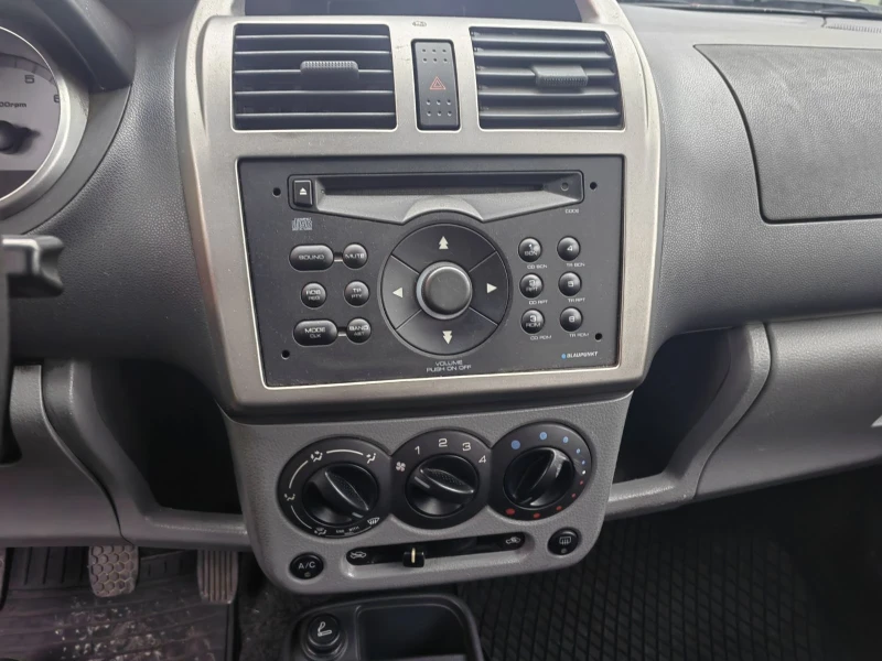 Suzuki Ignis 1.3 4WD, снимка 11 - Автомобили и джипове - 52382035