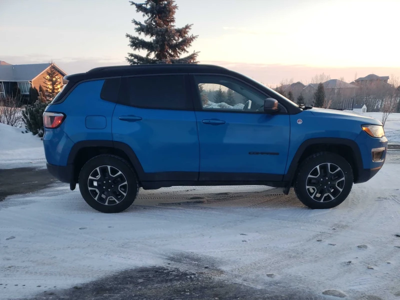 Jeep Compass 2.4L 4cyl 4WD, снимка 2 - Автомобили и джипове - 53558550