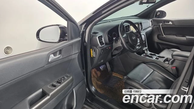 Kia Sportage, снимка 11 - Автомобили и джипове - 55983938