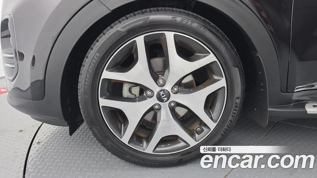 Kia Sportage, снимка 5 - Автомобили и джипове - 55983938