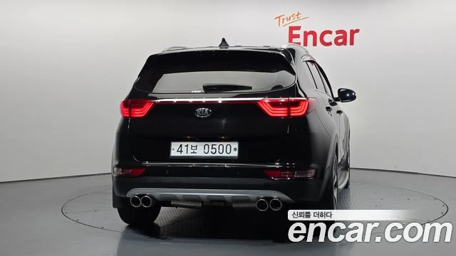 Kia Sportage, снимка 4 - Автомобили и джипове - 55983938