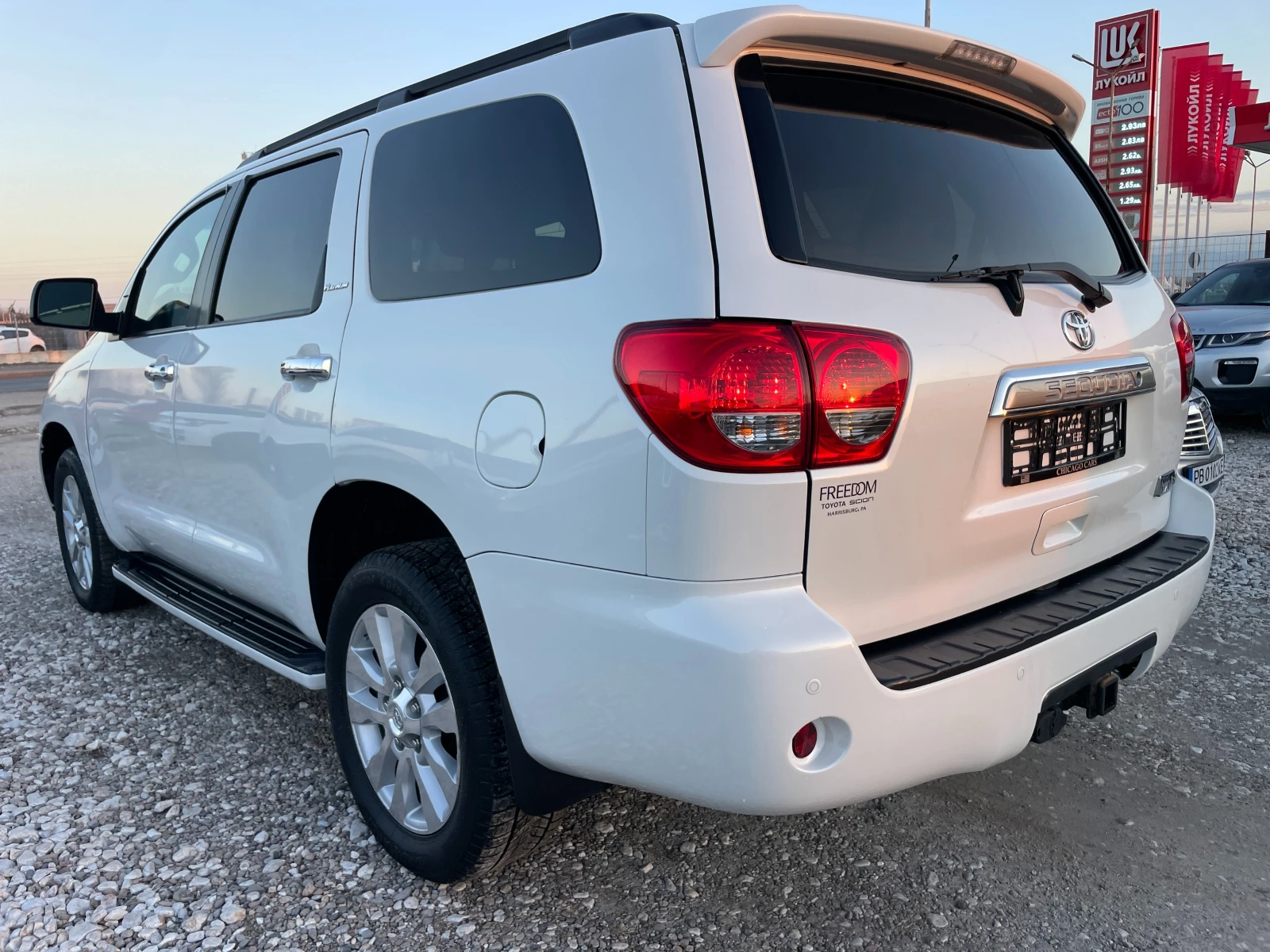 Toyota Sequoia 5.7 PLATINUM - изображение 4